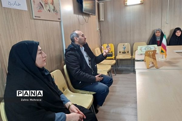 نشست علمی پژوهشی در فرهنگسرای طاووسیه