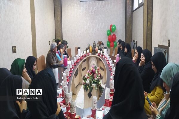 جلسه‌ شورای آموزگاران آموزشگاه علامه طباطبایی پیشوا با طعم یلدا