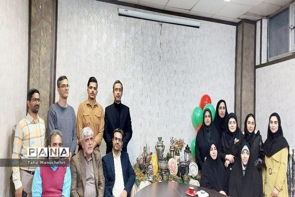 جلسه‌ شورای آموزگاران آموزشگاه علامه طباطبایی پیشوا با طعم یلدا