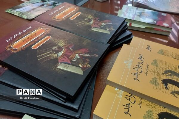 ‌تجلیل از فعالان فرهنگی هنری و قرآن و عترت در قرچک