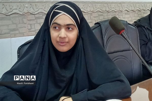 ‌تجلیل از فعالان فرهنگی هنری و قرآن و عترت در قرچک