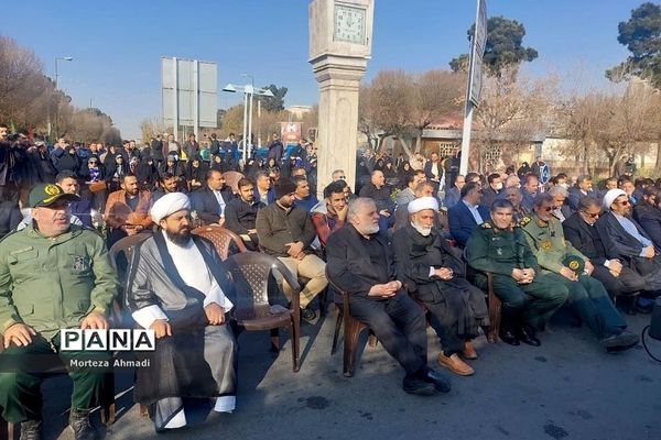 رزمایش کمک مومنانه اهدای مایحتاج در شهرری