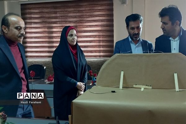 جشنواره یلدا در اداره آموزش‌ و‌ پرورش قرچک