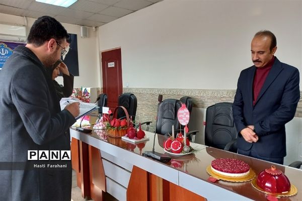 جشنواره یلدا در اداره آموزش‌ و‌ پرورش قرچک