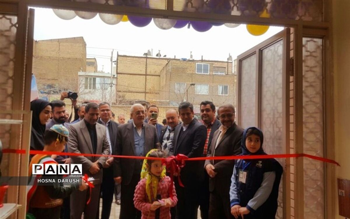 افتتاحیه پیش دبستانی و دبستان زنده یاد حاج تقی موحدیان/فیلم