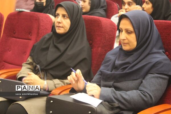 نمایشگاه دستاوردهای دانش‌آموزان هنرستانی در گلوگاه