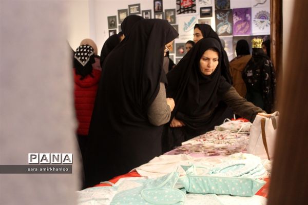 نمایشگاه دستاوردهای دانش‌آموزان هنرستانی در گلوگاه