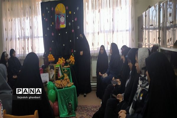 دورهمی یلدایی دانش‌آموزان در کانون شهید‌توافقی