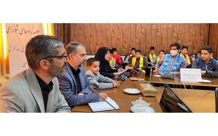 جلسه روسای شورای دانش‌آموزی مدارس ناحیه‌۴ اصفهان