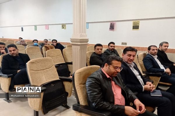 مراسم گرامیداشت معلمان و دانش‌آموزان پژوهشگر در شهرستان پیشوا