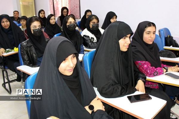 تجلیل از دانش‌آموزان برگزیده چهارمین دوره مسابقات علمی پژوهشی  شهرستان بوشهر