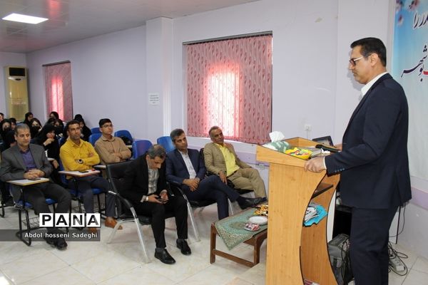 تجلیل از دانش‌آموزان برگزیده چهارمین دوره مسابقات علمی پژوهشی  شهرستان بوشهر