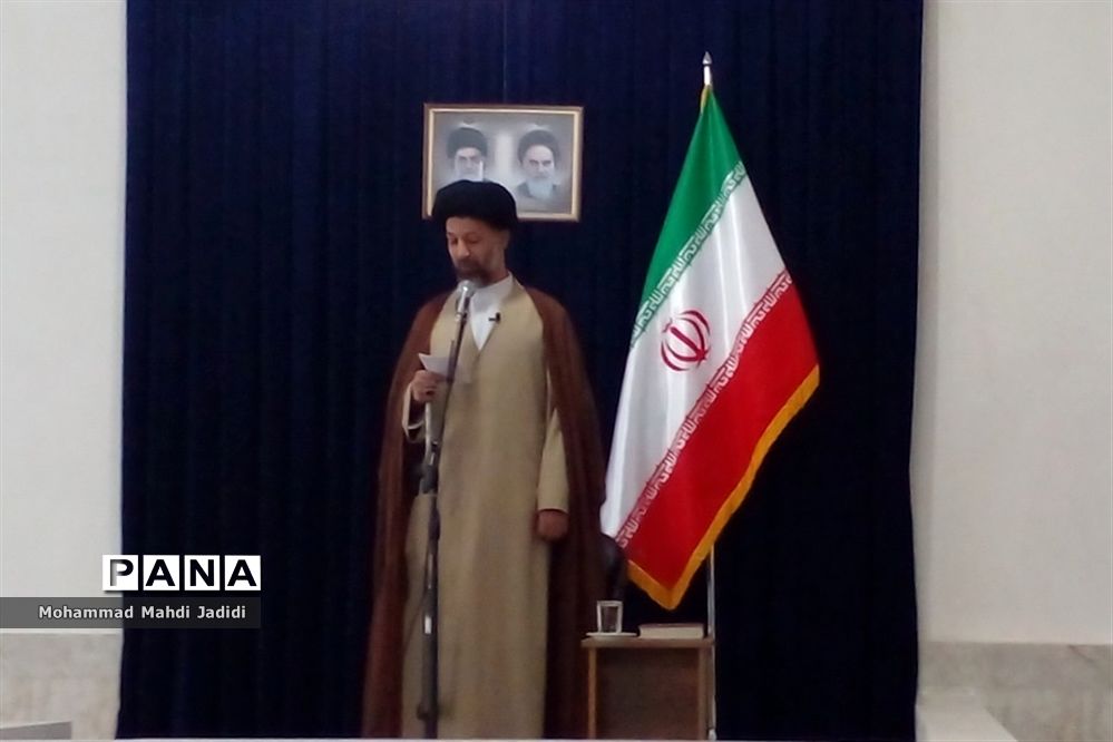 اقامه نماز جمعه نصیر شهر در مسجد قمر بنی هاشم