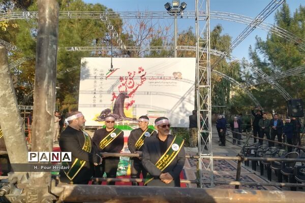 خاکسپاری پیکر شهید گمنام در بوستان شهدای آذر قم