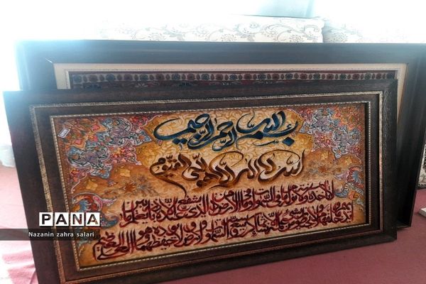 نمایش هنر هنرمندان قالی‌بافی در کارگاه قالی بافی شهرستان پیشوا