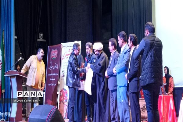 اختتامیه سومین جشنواره استانی شعر طنز شهاب ترشیزی