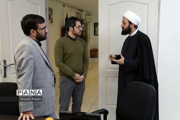 بازدید ﻣﺸﺎور وزﯾﺮ و دﺑﯿﺮ ﮐﻤﯿﺘﻪ ﻫﻤﮑﺎری‌ﻫﺎی ﺣﻮزه‌ﻫﺎی ﻋﻠﻤﯿﻪ و آﻣﻮزش و ﭘﺮورش از خبرگزاری پانا