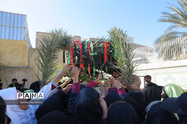 تشییع شهید گمنام هشت سال دفاع مقدس در مدرسه دخترانه هیئت امنایی امام رضا(ع) جهرم