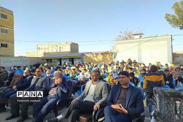 مراسم نمادین زنگ توزیع شیر در خلیل آباد