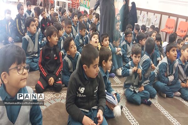 بزرگداشت مقام مادران شاهد در دبستان شاهد آقامصطفی خمینی کاشمر