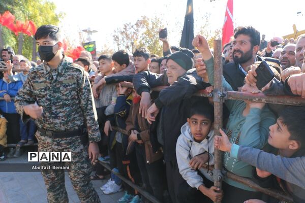 جلوه‌هایی از حضور نوجوانان و جوانان در مراسم وداع با لاله‌های فاطمی