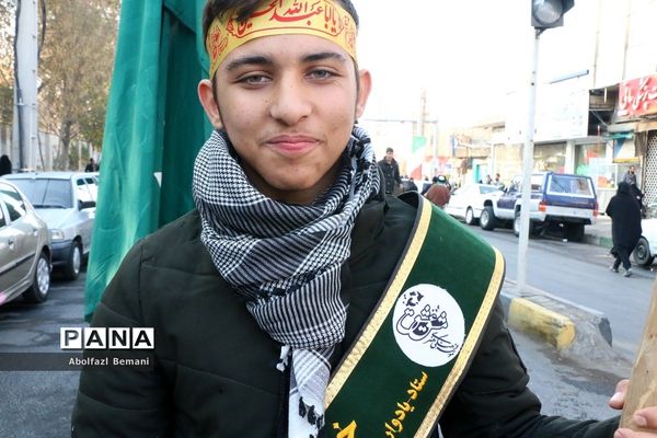 جلوه‌هایی از حضور نوجوانان و جوانان در مراسم وداع با لاله‌های فاطمی