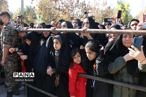 جلوه‌هایی از حضور نوجوانان و جوانان در مراسم وداع با لاله‌های فاطمی