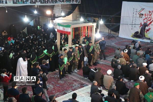جلوه‌هایی از حضور نوجوانان و جوانان در مراسم وداع با لاله‌های فاطمی