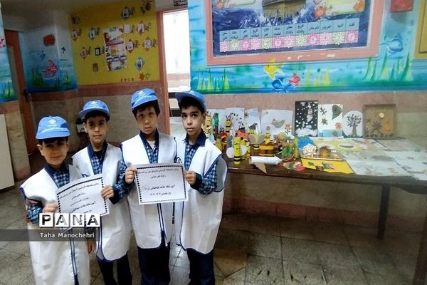 نمایشگاه کاردستی با وسایل دور ریختنی پایه اول در آموزشگاه علامه طباطبایی