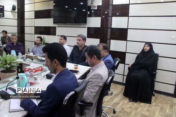 جلسه هم اندیشی مدیرکل آموزش و پرورش استان بوشهر با روسای ادارات داخلی و کارشناس مسئولان اداره کل