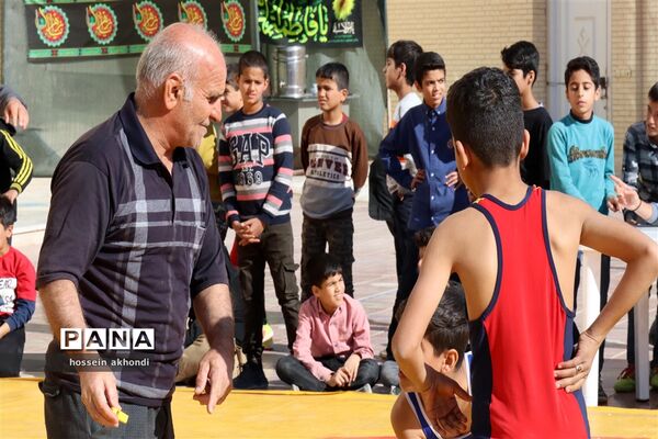مسابقات کشتی دانش‌آموزی شهرستان میبد