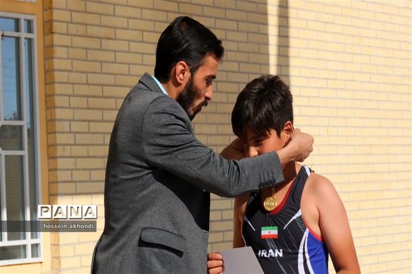 مسابقات کشتی دانش‌آموزی شهرستان میبد