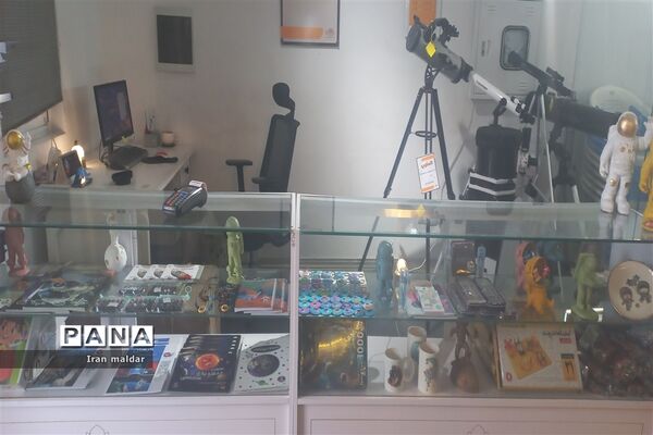 بازدید دانش‌آموزان دبستان لطیفه از انگاریوم دانشگاه فردوسی