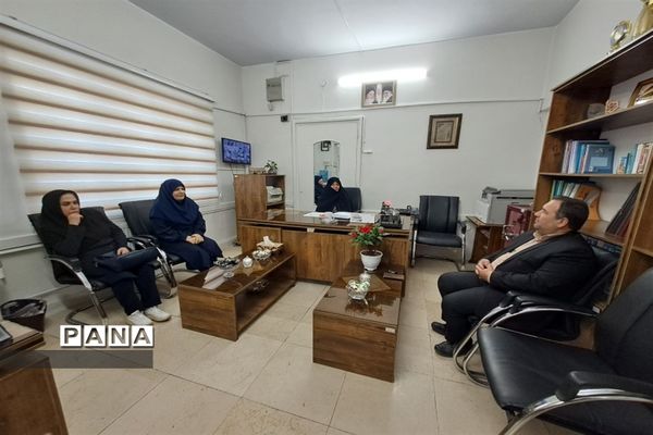 تقدیر از مدارس فعال در جذب تشکیلات پیشتازان منطقه ۱۰