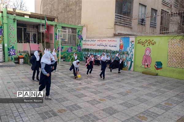 افتتاحیه طرح صد روز صد مسابقه و مسابقه داژبال در دبستان سارا شهرستان ملارد