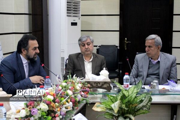 نشست تبیین برنامه‌ها و سیاست‌های صندوق ذخیره فرهنگیان در بوشهر
