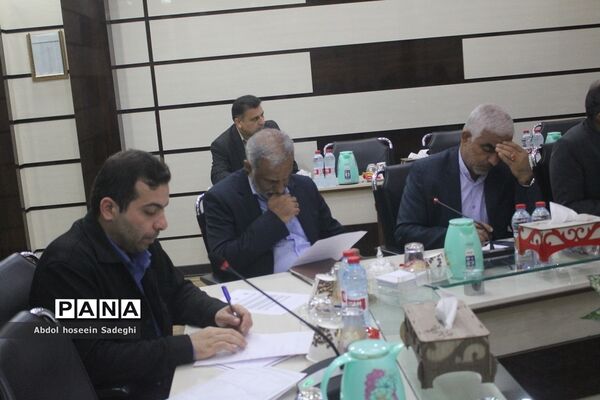 نشست تبیین برنامه‌ها و سیاست‌های صندوق ذخیره فرهنگیان در بوشهر
