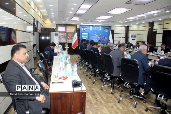 نشست تبیین برنامه‌ها و سیاست‌های صندوق ذخیره فرهنگیان در بوشهر