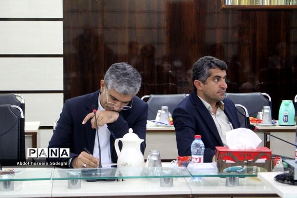 نشست تبیین برنامه‌ها و سیاست‌های صندوق ذخیره فرهنگیان در بوشهر
