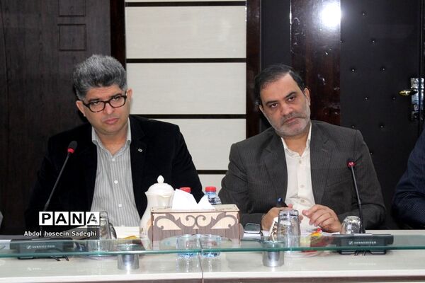 نشست تبیین برنامه‌ها و سیاست‌های صندوق ذخیره فرهنگیان در بوشهر