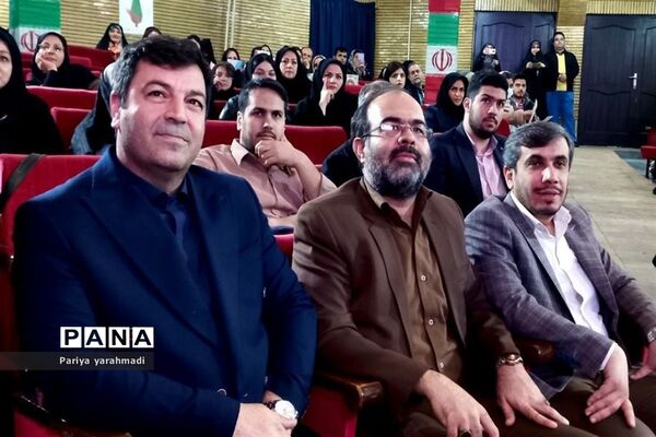 تقدیر از افتخار آفرینان کنکور سراسری و منتخب کشوری جشنواره نوجوان خوارزمی در ورامین