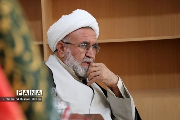 دیدار آموزشیاران نهضت سواد آموزی ابرکوه  با امام جمعه