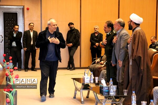 مراسم تقدیر از برگزیدگان جشنواره ملی فیلمنامه نویسی در قم