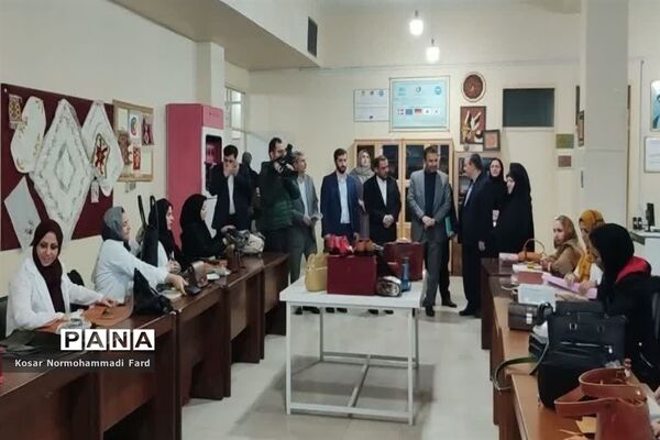بازدید معاون وزیر کار ازمراکز فنی و حرفه‌ای اسلامشهر