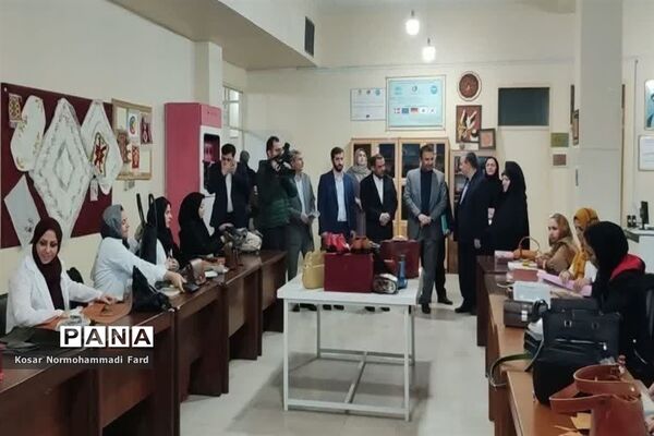 بازدید معاون وزیر کار ازمراکز فنی و حرفه‌ای اسلامشهر