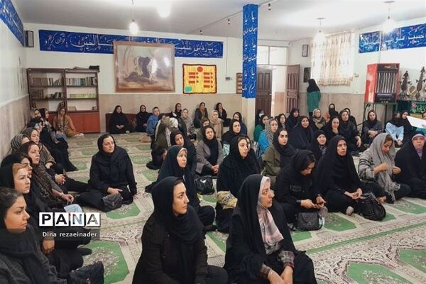 برگزاری جلسه انجمن‌ اولیا و مشاور خانواده در مدرسه شهدای‌ هسته‌ای ‌قرچک