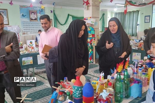 افتتاحیه نمایشگاه محیط زیست در دبستان پانزده خرداد ناحیه دو شهرری