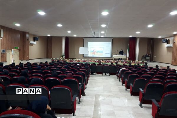 بازدید سرگروه های آموزشی و کارگاهی مقطع ابتدایی استانی از مدارس شادگان