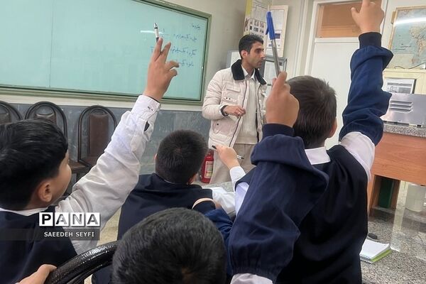 آغاز دوره علمی آشنایی مقدماتی با فناوری نانو در پژوهش‌سرای دانش‌آموزی کاوش کهریزک