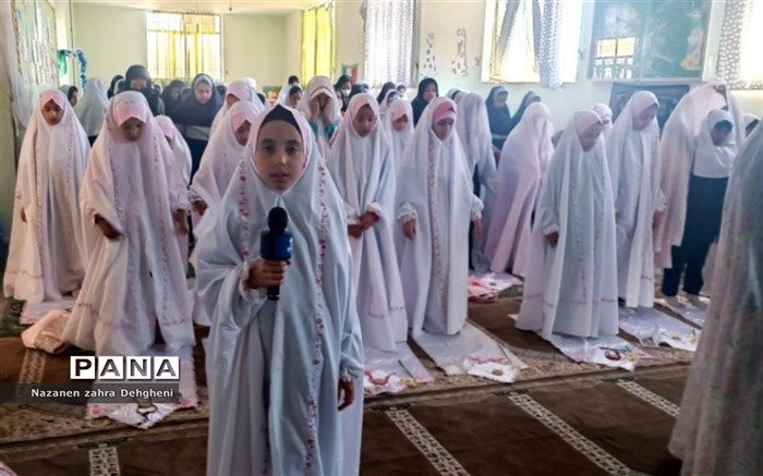 برپایی نماز جماعت در مدارس نقطه عطف تربیت دینی دانش‌آموزان است/فیلم